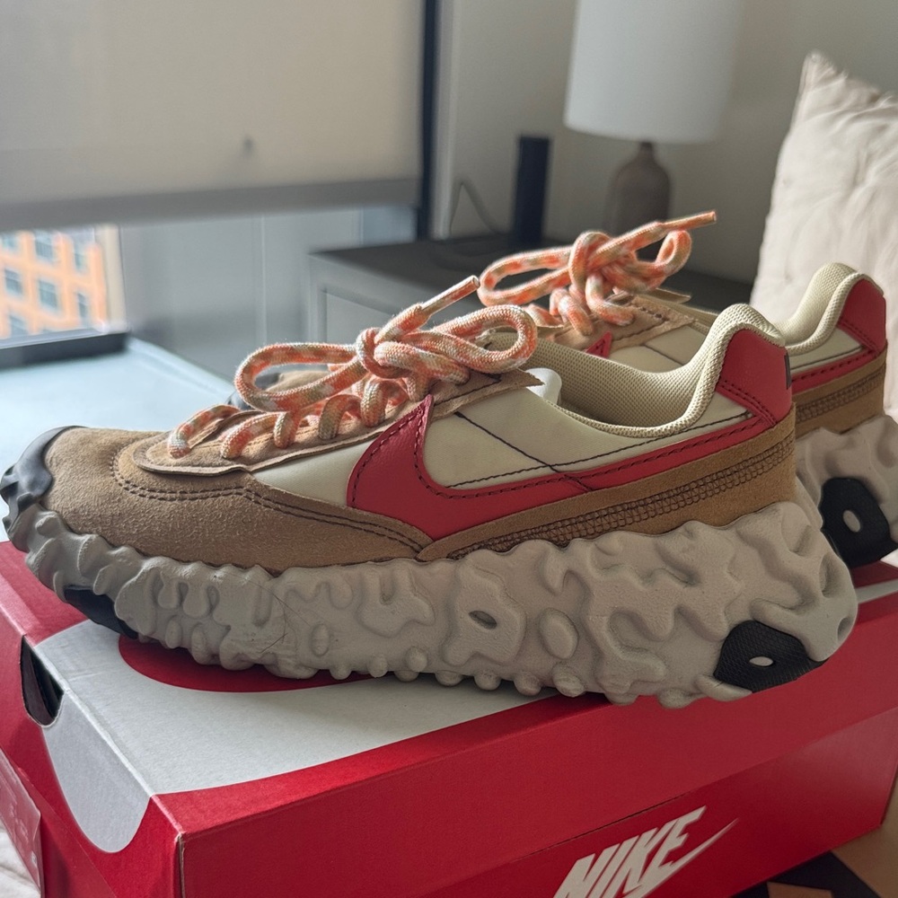 Nike Overbreak in Hot Curry and Black